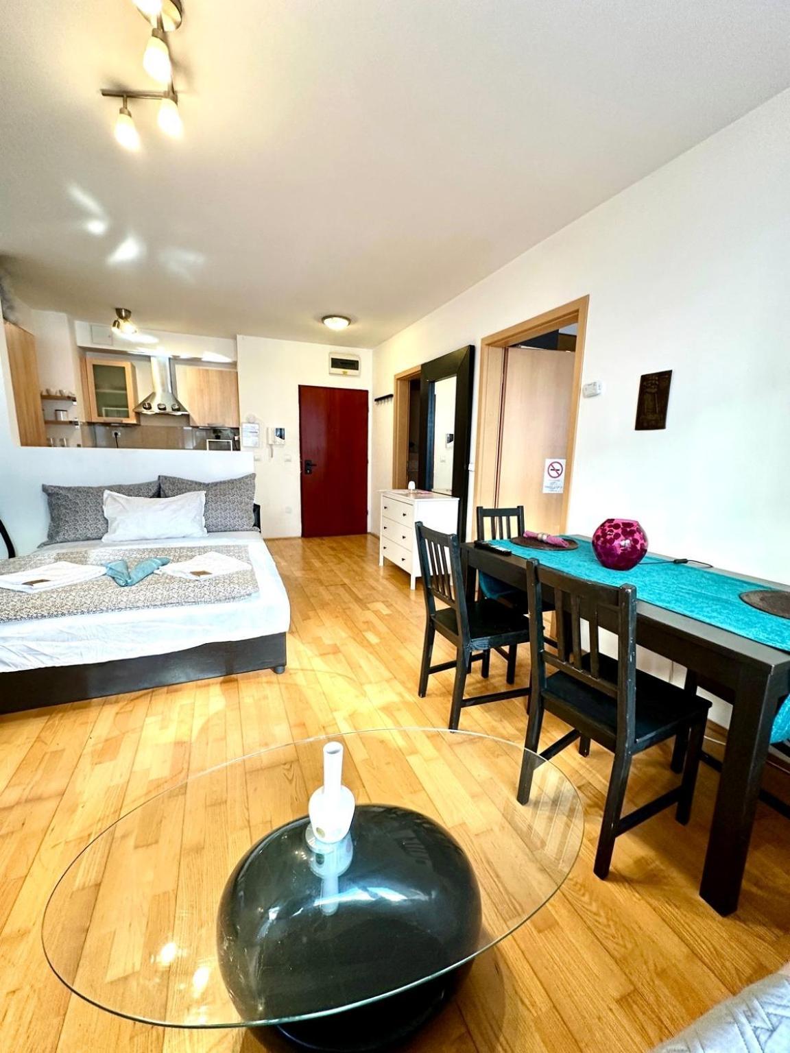 City Center Apartment With Balcony Budapest Exterior foto